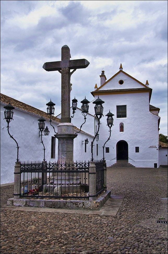 https://mdw-travel-data-us-east-1.s3.amazonaws.com/img/country/Spain/Cristo-de-los-Faroles/img_03.jpg