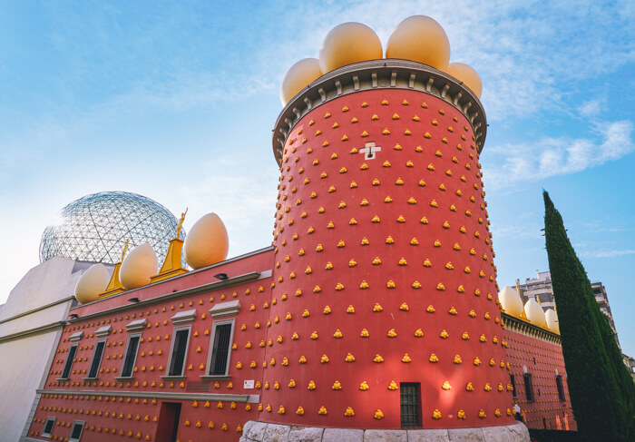 https://mdw-travel-data-us-east-1.s3.amazonaws.com/img/country/Spain/Dali-Theatre-Museum/img_03.jpg