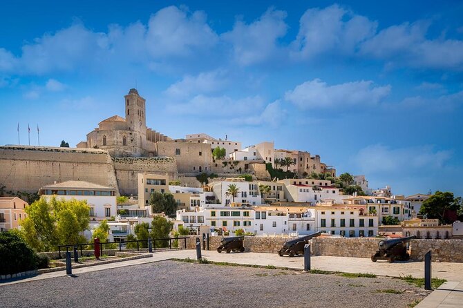 https://mdw-travel-data-us-east-1.s3.amazonaws.com/img/country/Spain/Dalt-Vila/img_00.jpg