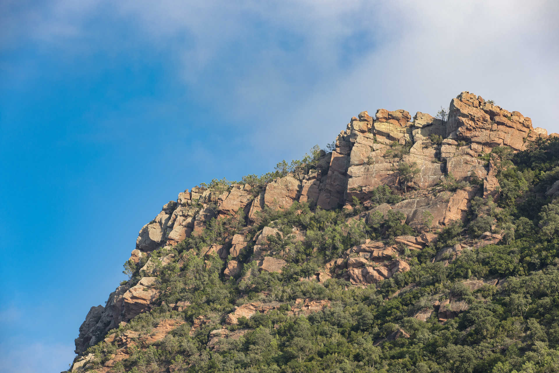 https://mdw-travel-data-us-east-1.s3.amazonaws.com/img/country/Spain/Desert-de-les-Palmes-Natural-Park/img_02.jpg