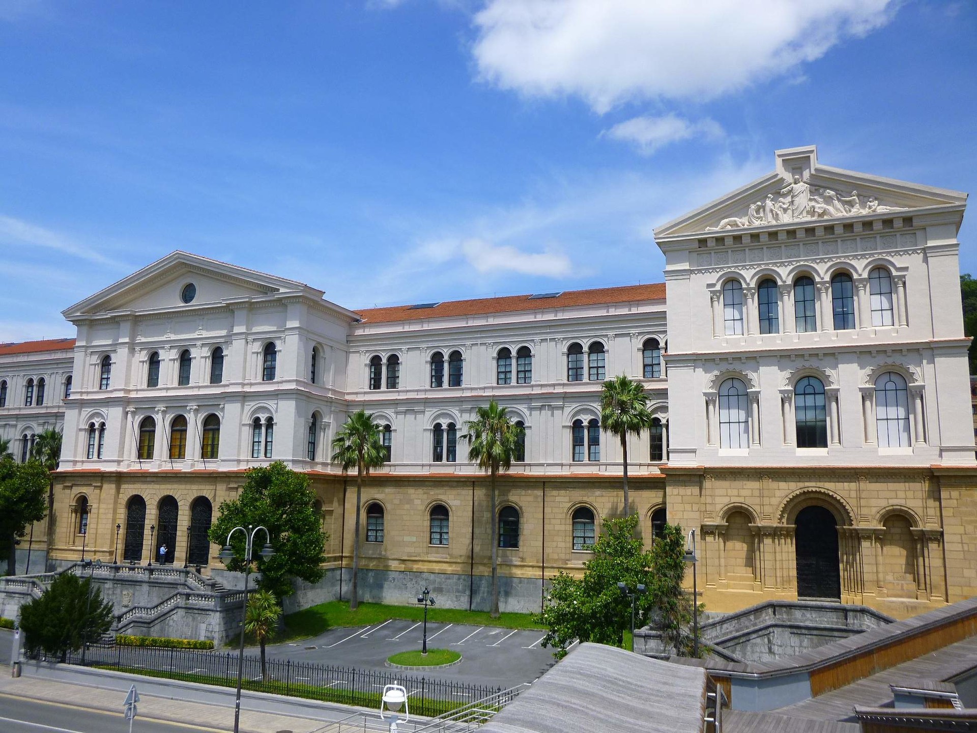 https://mdw-travel-data-us-east-1.s3.amazonaws.com/img/country/Spain/Deusto-University/img_03.jpg