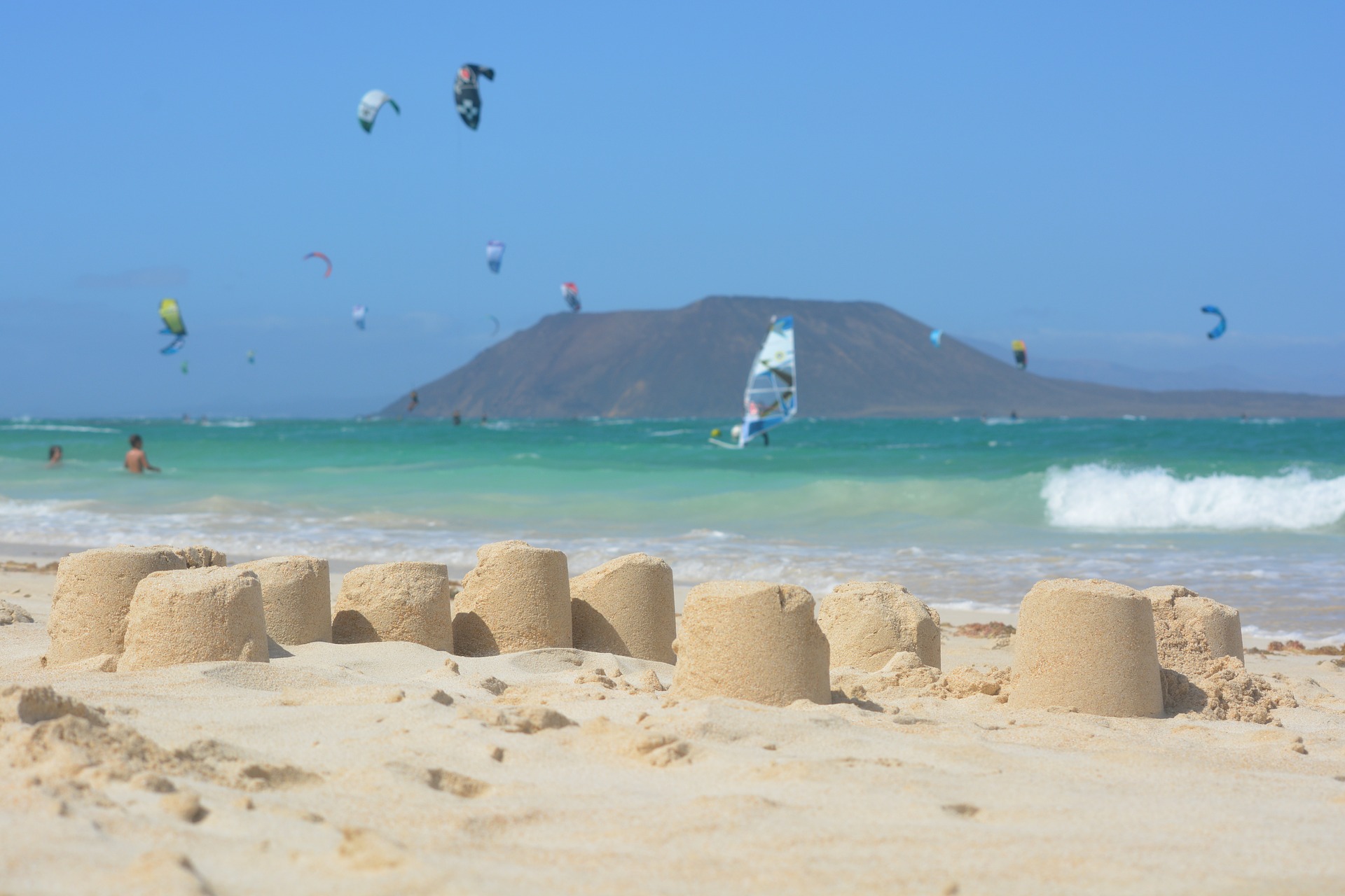 https://mdw-travel-data-us-east-1.s3.amazonaws.com/img/country/Spain/Dunas-de-Corralejo/img_01.jpg