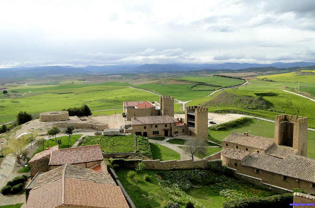 https://mdw-travel-data-us-east-1.s3.amazonaws.com/img/country/Spain/El-Cerco-de-Artajona/img_01.jpg