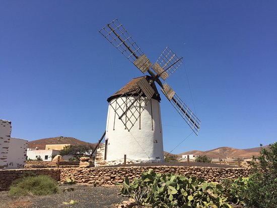 https://mdw-travel-data-us-east-1.s3.amazonaws.com/img/country/Spain/El-Molino-de-Antigua/img_01.jpg