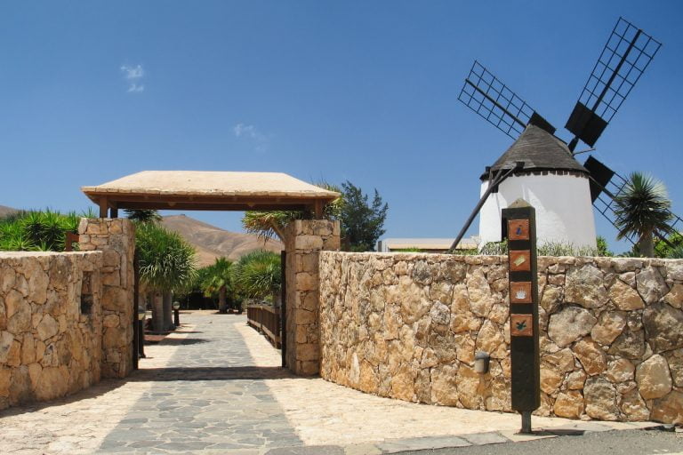 https://mdw-travel-data-us-east-1.s3.amazonaws.com/img/country/Spain/El-Molino-de-Antigua/img_05.jpg