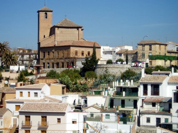 https://mdw-travel-data-us-east-1.s3.amazonaws.com/img/country/Spain/El-Realejo-Cemitery/img_04.jpg
