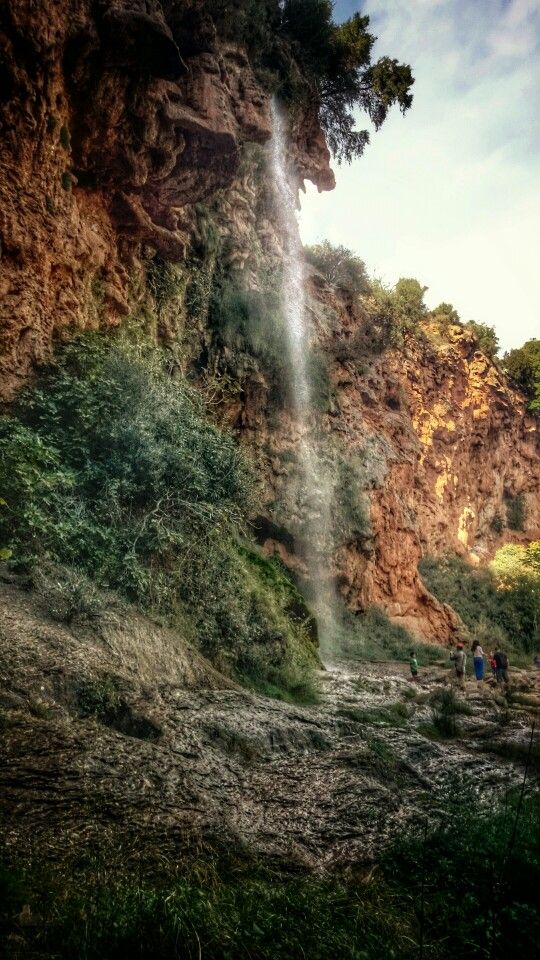 https://mdw-travel-data-us-east-1.s3.amazonaws.com/img/country/Spain/El-Salto-de-la-Novia-Waterfall/img_02.jpg