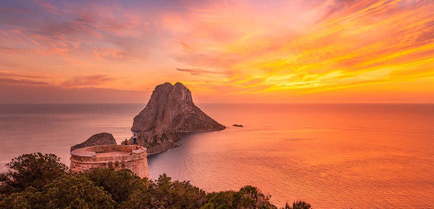 https://mdw-travel-data-us-east-1.s3.amazonaws.com/img/country/Spain/Es-Vedra/img_03.jpg