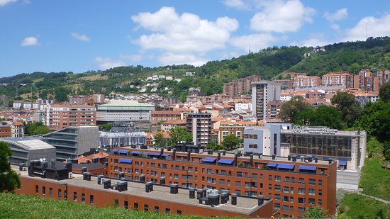 https://mdw-travel-data-us-east-1.s3.amazonaws.com/img/country/Spain/Etxebarria-Park/img_01.jpg
