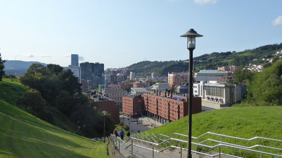 https://mdw-travel-data-us-east-1.s3.amazonaws.com/img/country/Spain/Etxebarria-Park/img_02.jpg