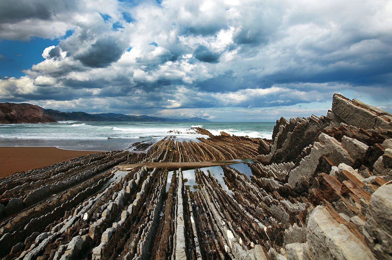 https://mdw-travel-data-us-east-1.s3.amazonaws.com/img/country/Spain/Flysch-Route/img_00.jpg