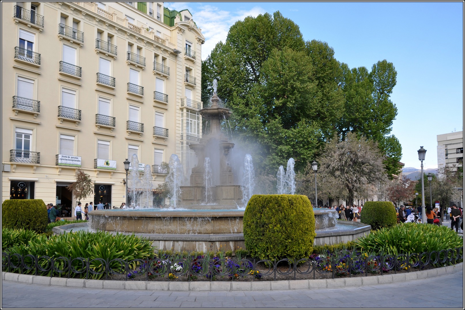 https://mdw-travel-data-us-east-1.s3.amazonaws.com/img/country/Spain/Fuente-de-las-Batallas/img_01.jpg