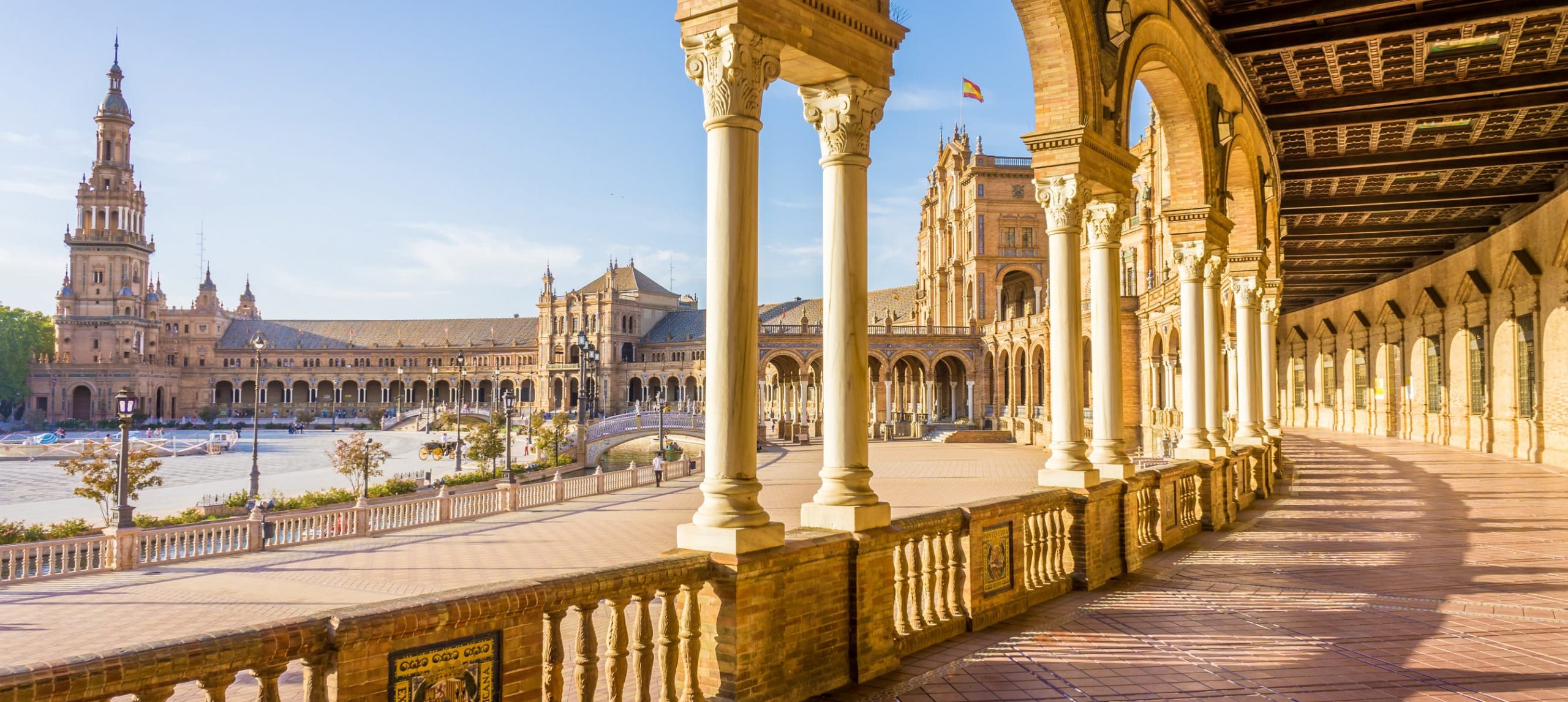 https://mdw-travel-data-us-east-1.s3.amazonaws.com/img/country/Spain/Generalife/img_04.jpg