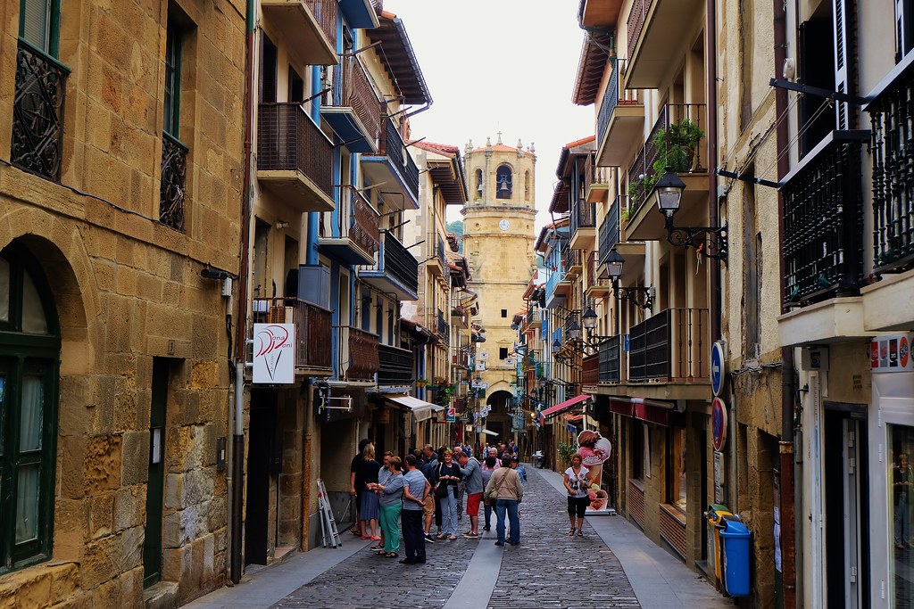 https://mdw-travel-data-us-east-1.s3.amazonaws.com/img/country/Spain/Getaria-Old-Town/img_01.jpg