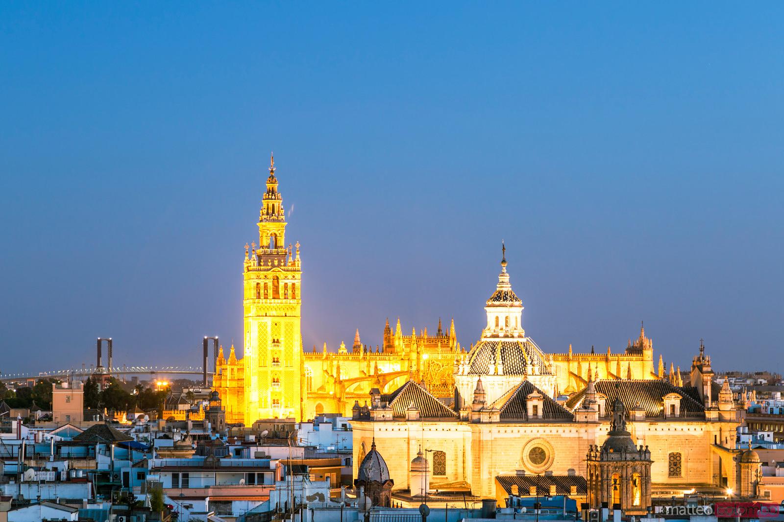 https://mdw-travel-data-us-east-1.s3.amazonaws.com/img/country/Spain/Giralda-Tower/img_04.jpg