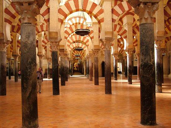 https://mdw-travel-data-us-east-1.s3.amazonaws.com/img/country/Spain/Great-Mosque-of-Cordoba/img_01.jpg