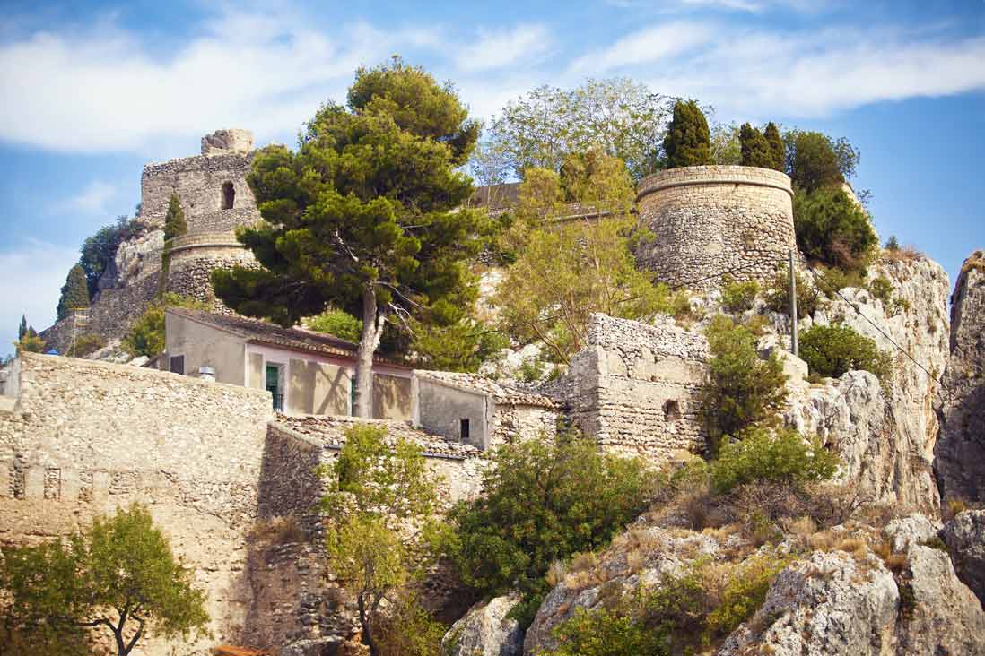 https://mdw-travel-data-us-east-1.s3.amazonaws.com/img/country/Spain/Guadalest-Castle/img_01.jpg