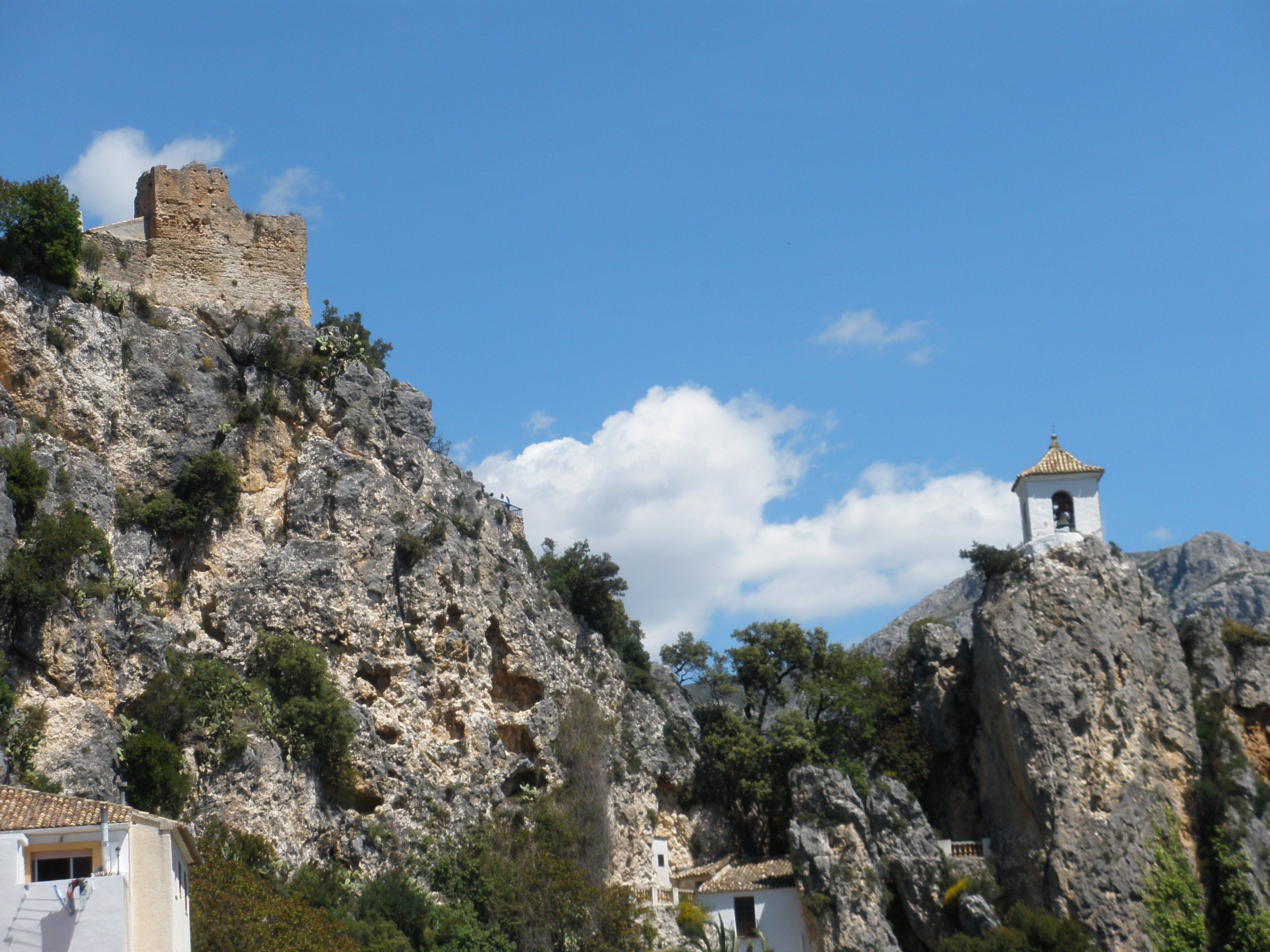 https://mdw-travel-data-us-east-1.s3.amazonaws.com/img/country/Spain/Guadalest-Castle/img_02.jpg