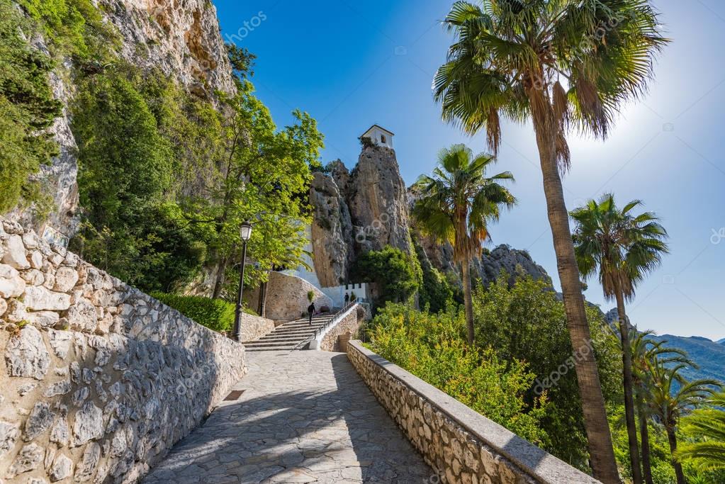 https://mdw-travel-data-us-east-1.s3.amazonaws.com/img/country/Spain/Guadalest-Castle/img_04.jpg