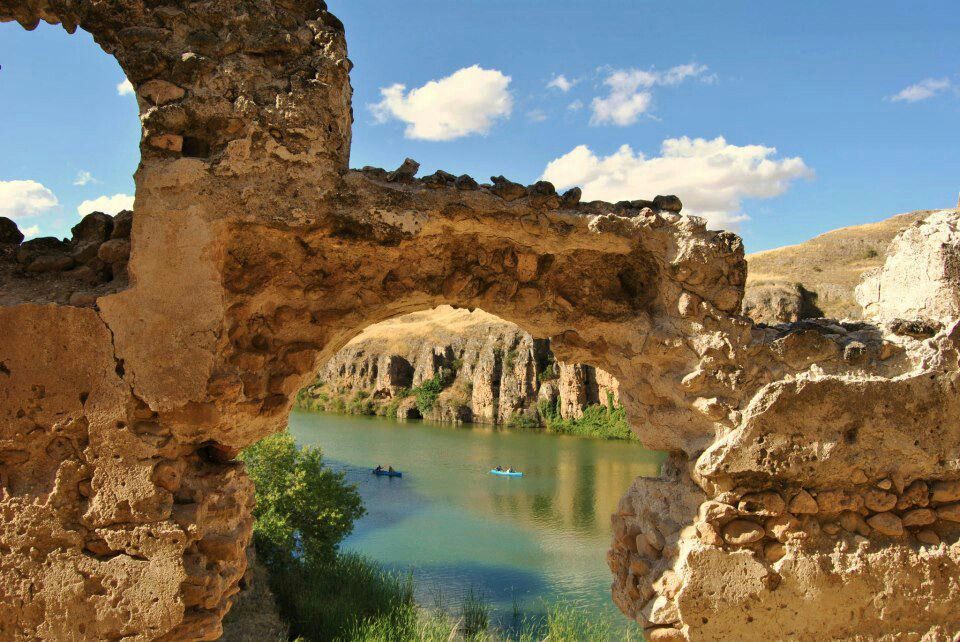 https://mdw-travel-data-us-east-1.s3.amazonaws.com/img/country/Spain/Hoces-del-Duraton-Natural-Park/img_03.jpg