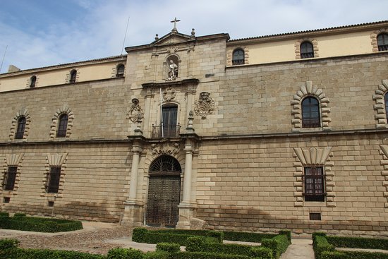 https://mdw-travel-data-us-east-1.s3.amazonaws.com/img/country/Spain/Hospital-de-Tavera/img_01.jpg