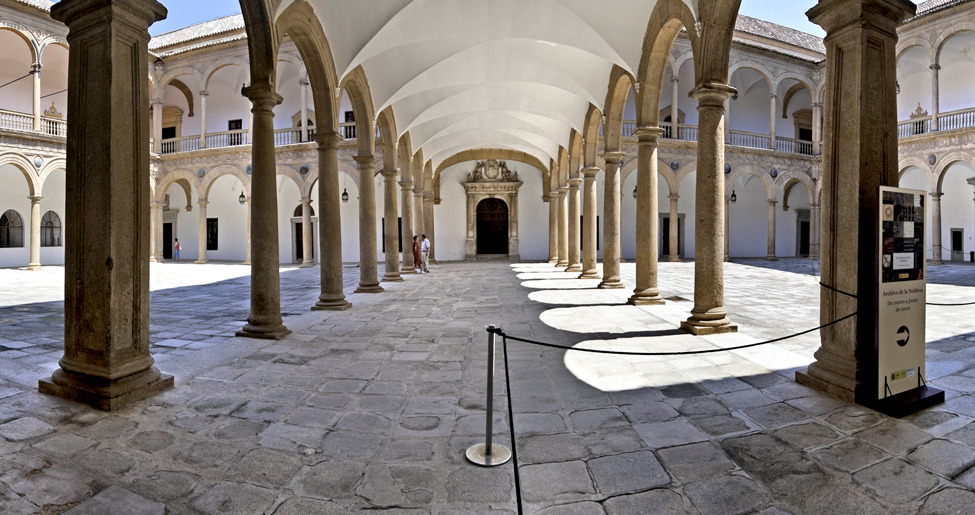 https://mdw-travel-data-us-east-1.s3.amazonaws.com/img/country/Spain/Hospital-de-Tavera/img_02.jpg