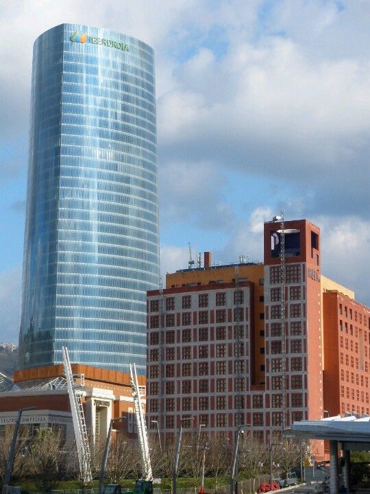 https://mdw-travel-data-us-east-1.s3.amazonaws.com/img/country/Spain/Iberdrola-Tower/img_00.jpg