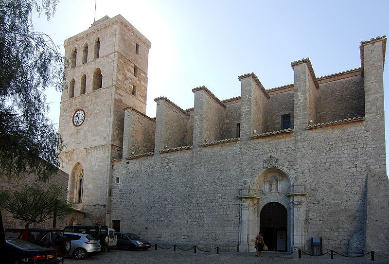 https://mdw-travel-data-us-east-1.s3.amazonaws.com/img/country/Spain/Ibiza-Cathedral-Catedral-de-Ibiza/img_01.jpg