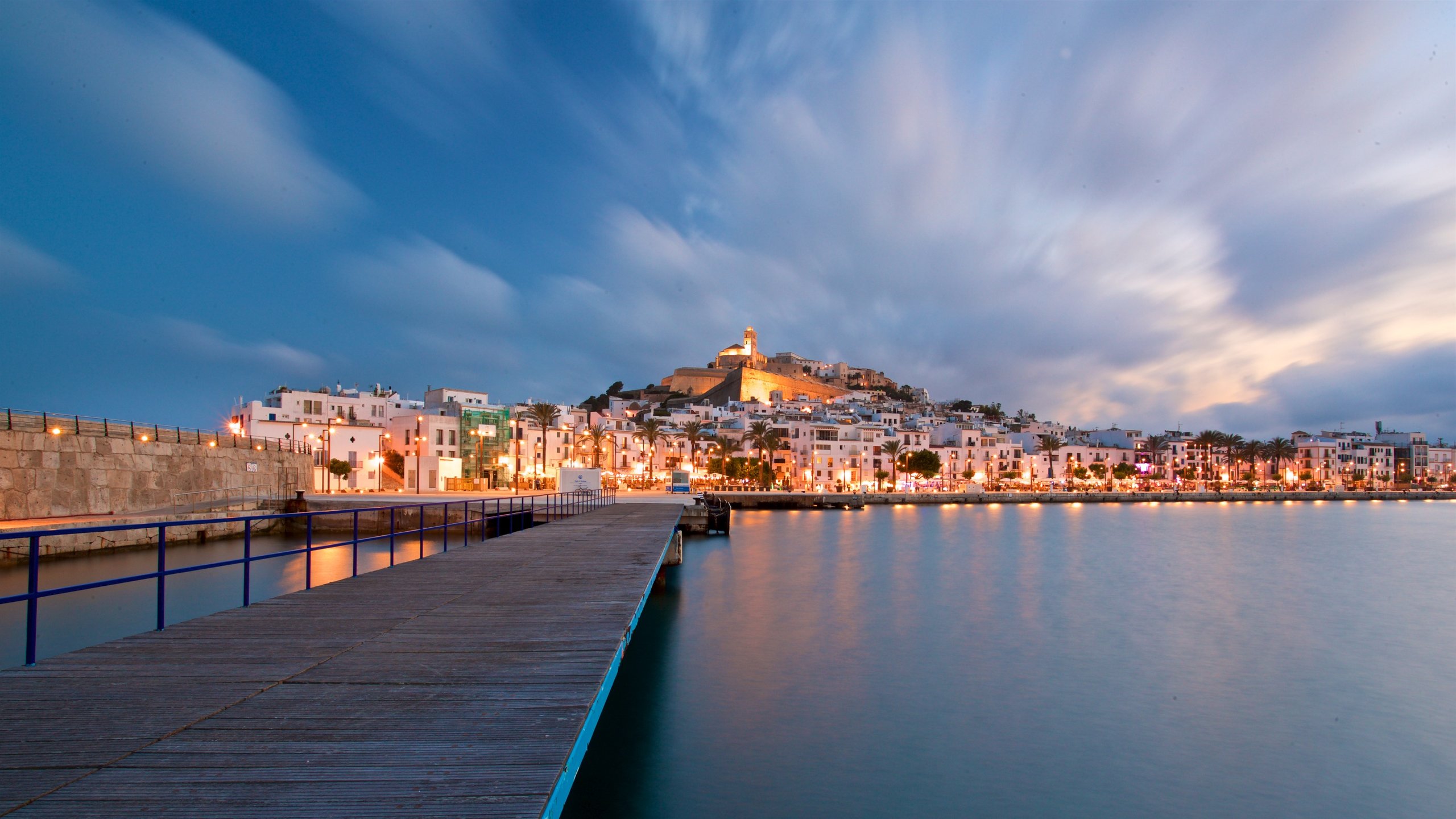 https://mdw-travel-data-us-east-1.s3.amazonaws.com/img/country/Spain/Ibiza-Old-Town-(Dalt-Vila)/img_04.jpg