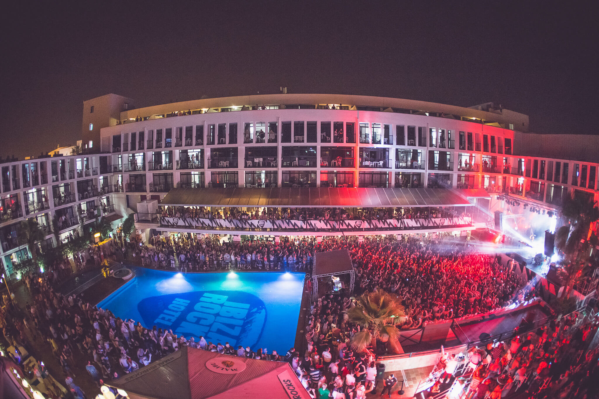 https://mdw-travel-data-us-east-1.s3.amazonaws.com/img/country/Spain/Ibiza-Rocks-Hotel/img_04.jpg