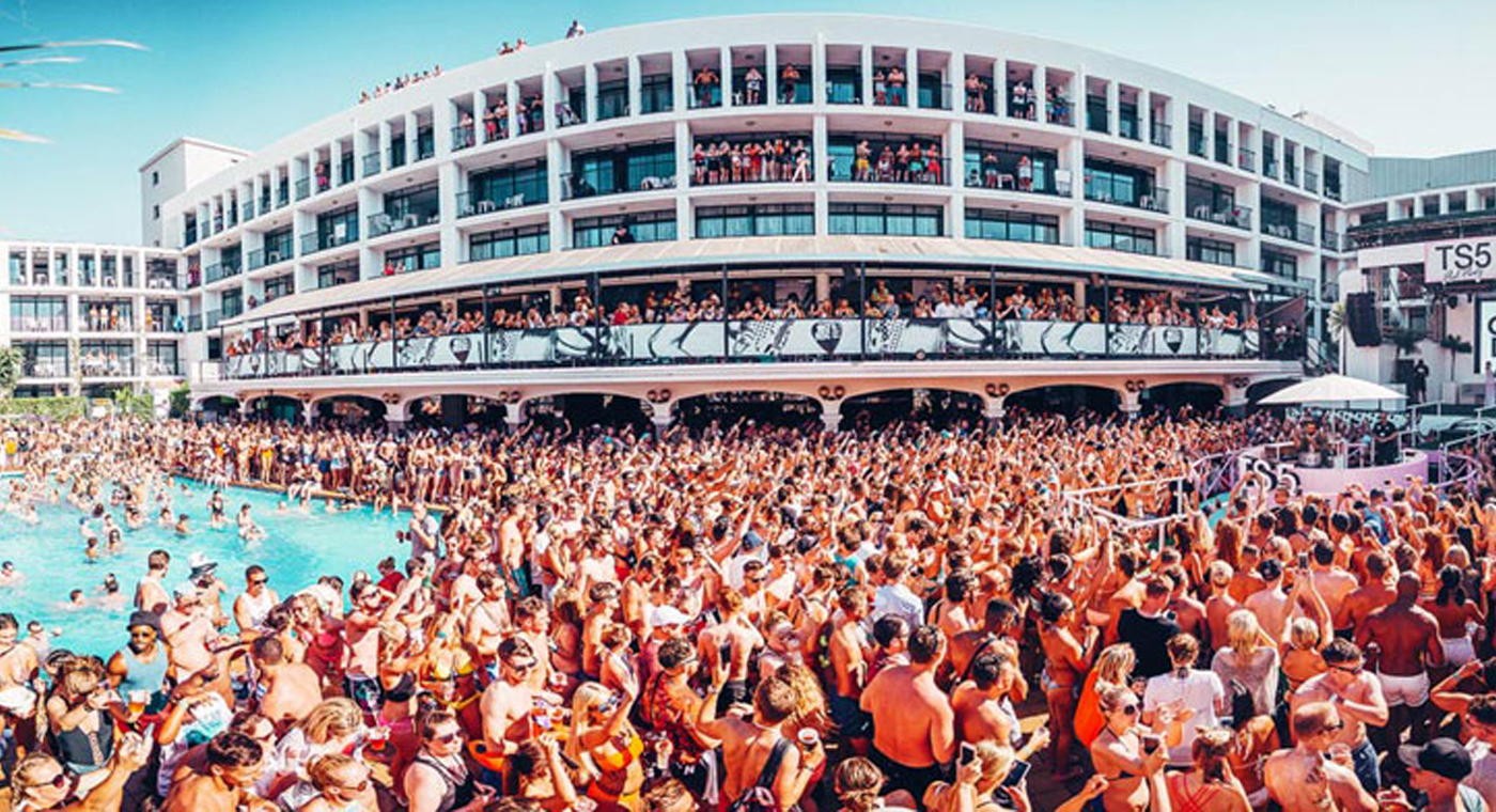 https://mdw-travel-data-us-east-1.s3.amazonaws.com/img/country/Spain/Ibiza-Rocks-Hotel/img_05.jpg