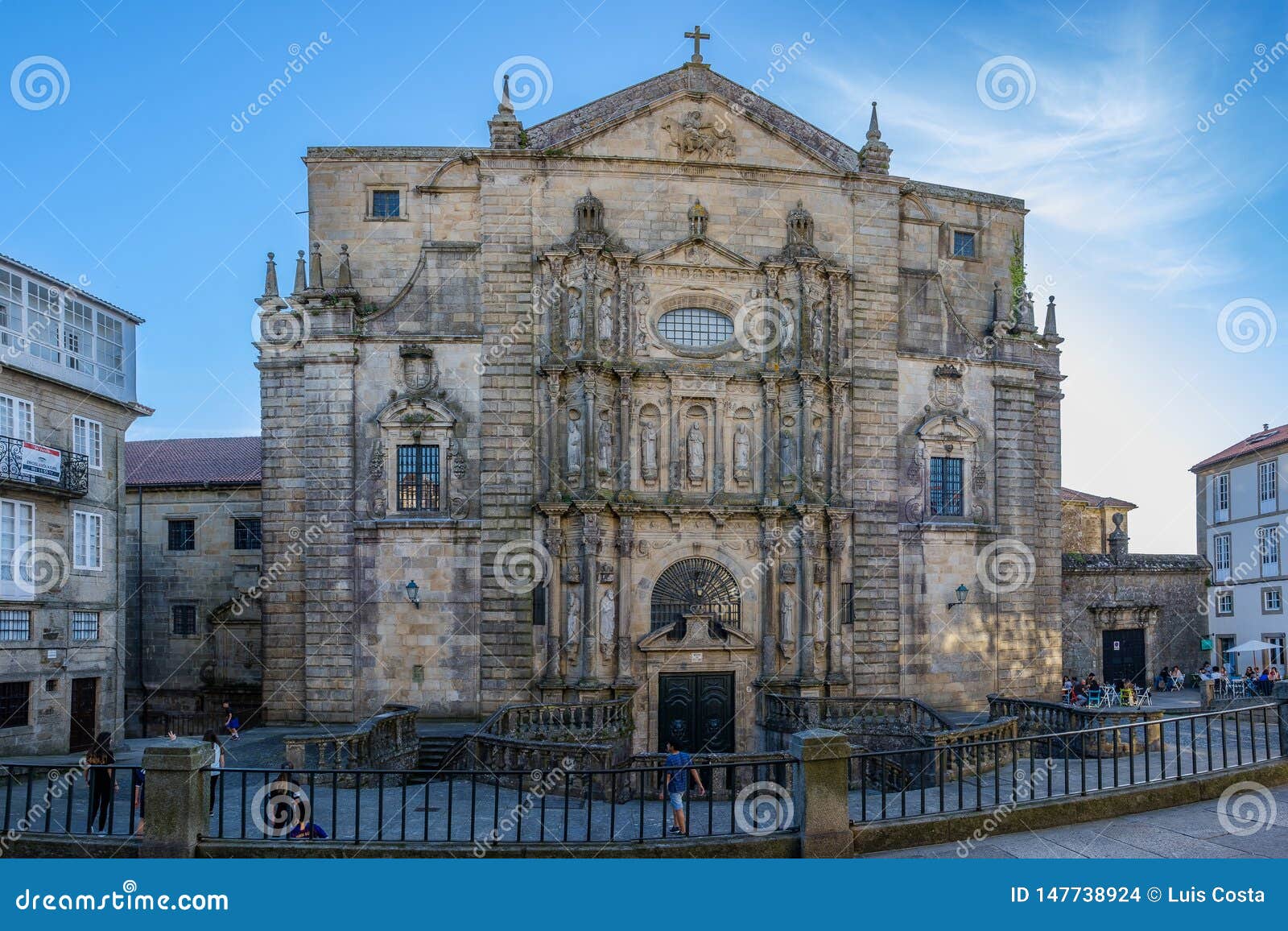 https://mdw-travel-data-us-east-1.s3.amazonaws.com/img/country/Spain/Iglesia-de-San-Martino-Pinario/img_00.jpg