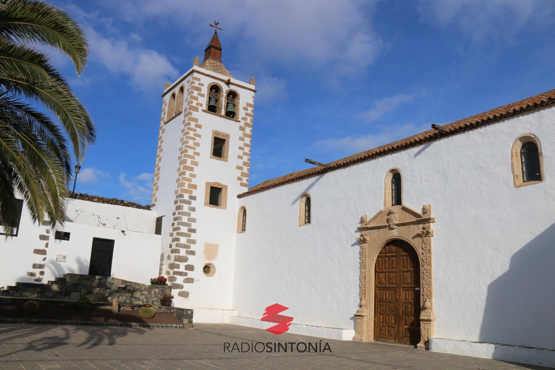 https://mdw-travel-data-us-east-1.s3.amazonaws.com/img/country/Spain/Iglesia-de-Santa-Maria-de-Betancuria/img_03.jpg