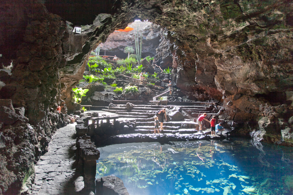 https://mdw-travel-data-us-east-1.s3.amazonaws.com/img/country/Spain/Jameos-del-Agua/img_02.jpg