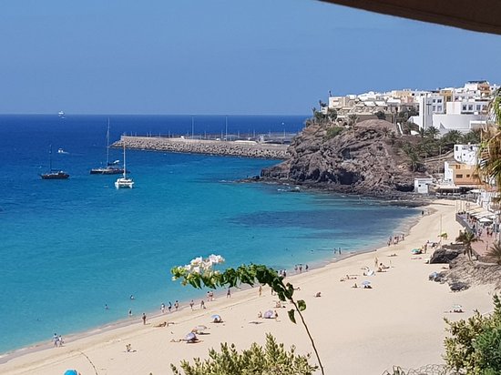 https://mdw-travel-data-us-east-1.s3.amazonaws.com/img/country/Spain/Jandia-Beach/img_01.jpg