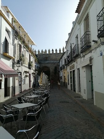 https://mdw-travel-data-us-east-1.s3.amazonaws.com/img/country/Spain/Jewish-Quarter-Juderia/img_03.jpg