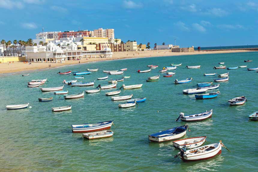 https://mdw-travel-data-us-east-1.s3.amazonaws.com/img/country/Spain/La-Caleta-Beach/img_02.jpg