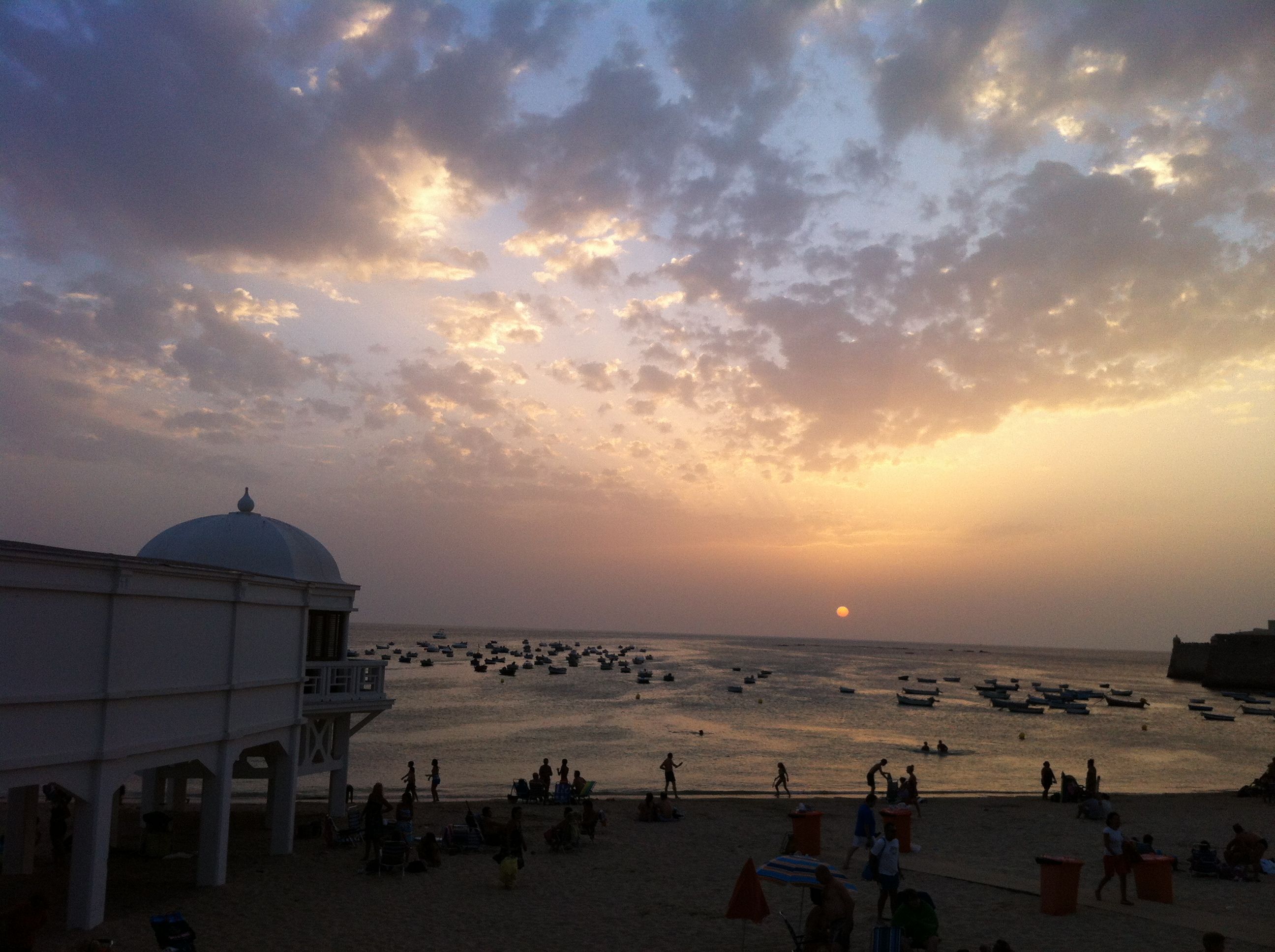https://mdw-travel-data-us-east-1.s3.amazonaws.com/img/country/Spain/La-Caleta-Beach/img_03.jpg