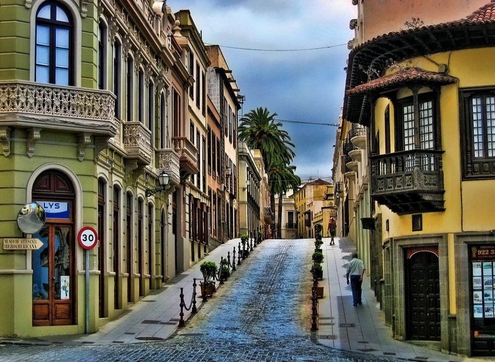 https://mdw-travel-data-us-east-1.s3.amazonaws.com/img/country/Spain/La-Orotava/img_00.jpg