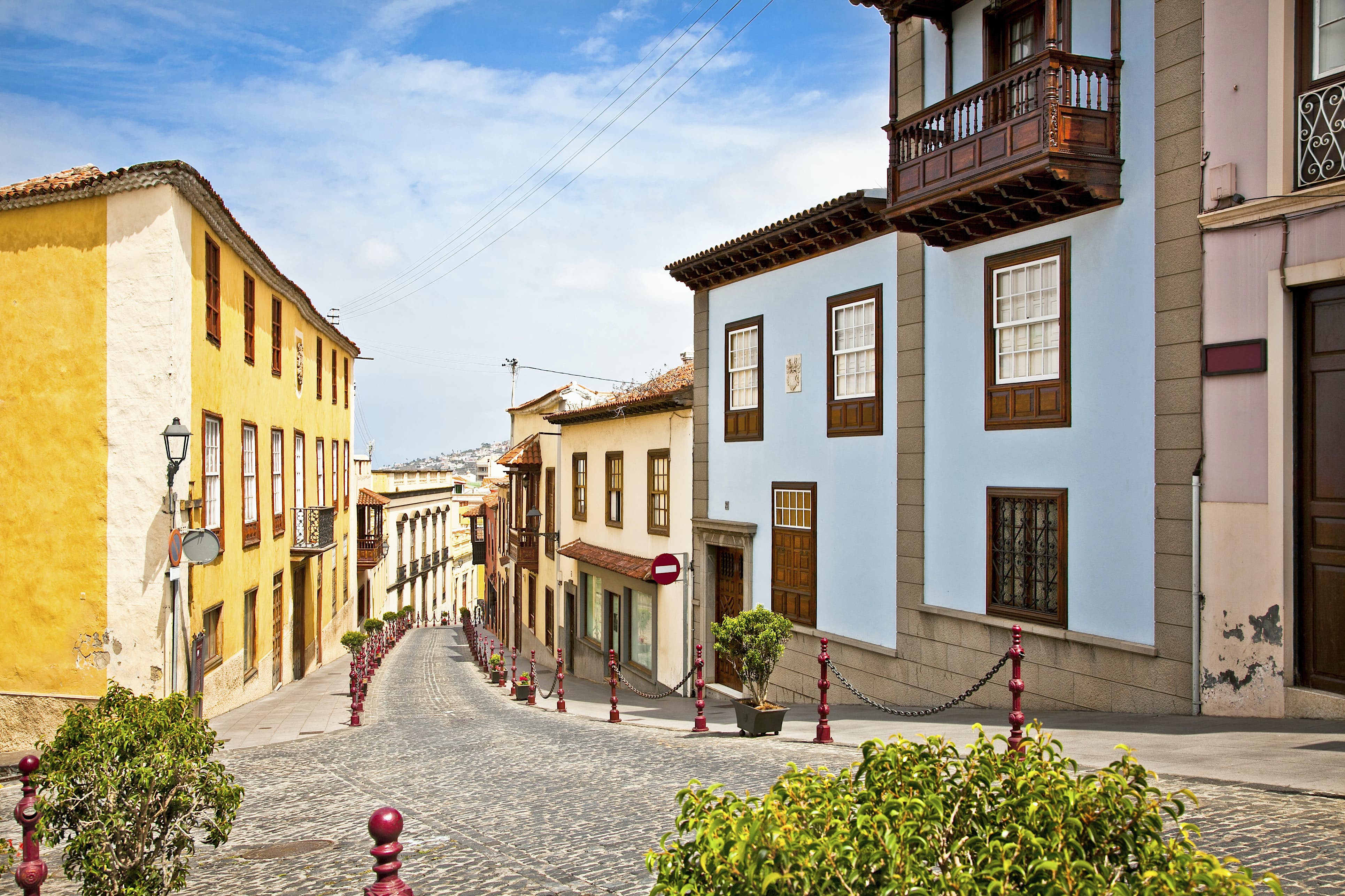https://mdw-travel-data-us-east-1.s3.amazonaws.com/img/country/Spain/La-Orotava/img_01.jpg