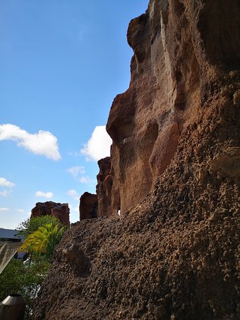 https://mdw-travel-data-us-east-1.s3.amazonaws.com/img/country/Spain/Lagomar-Museum/img_04.jpg