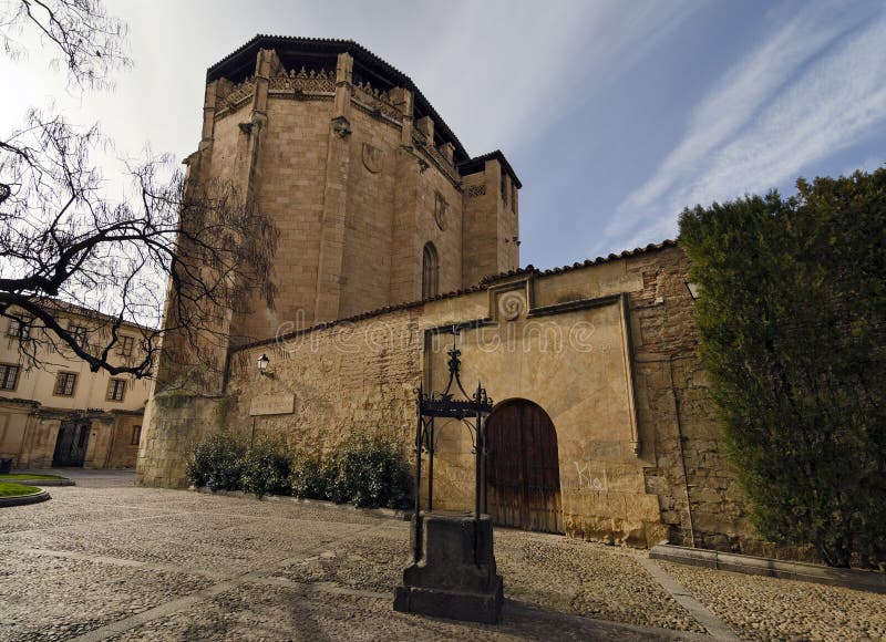 https://mdw-travel-data-us-east-1.s3.amazonaws.com/img/country/Spain/Las-Ursulas-Convent-and-Museum/img_03.jpg