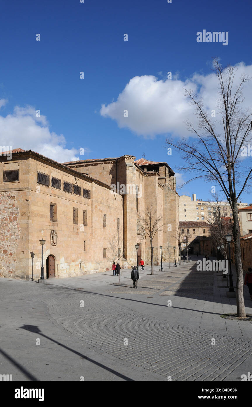 https://mdw-travel-data-us-east-1.s3.amazonaws.com/img/country/Spain/Las-Ursulas-Convent-and-Museum/img_04.jpg