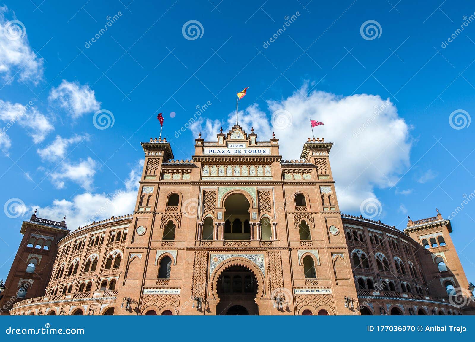 https://mdw-travel-data-us-east-1.s3.amazonaws.com/img/country/Spain/Las-Ventas-Bullring/img_04.jpg