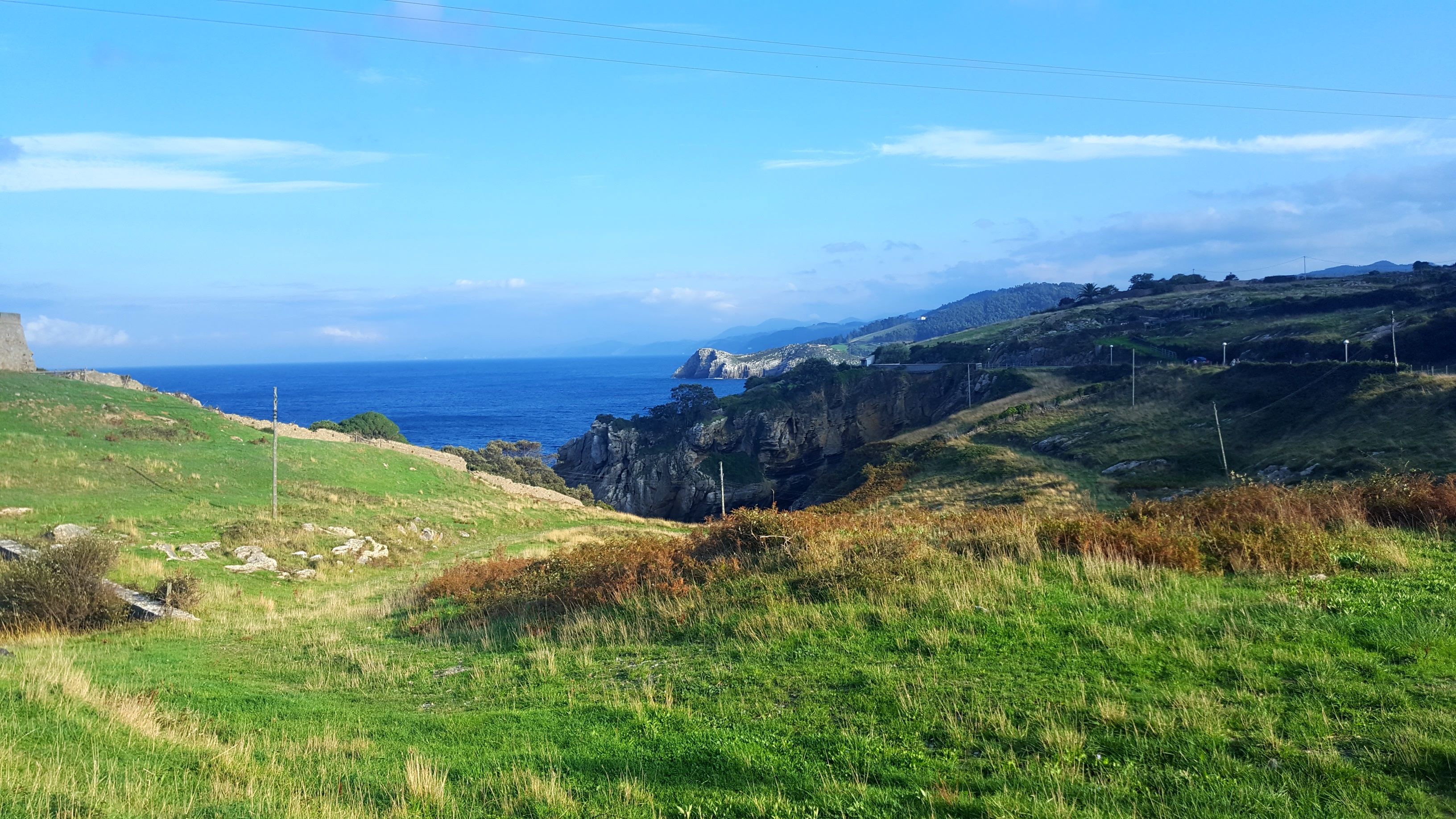 https://mdw-travel-data-us-east-1.s3.amazonaws.com/img/country/Spain/Lekeitio-Beach/img_01.jpg