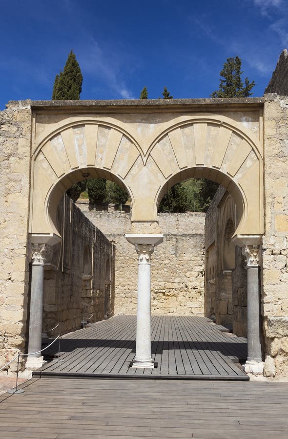 https://mdw-travel-data-us-east-1.s3.amazonaws.com/img/country/Spain/Madinat-Al-Zahra/img_02.jpg