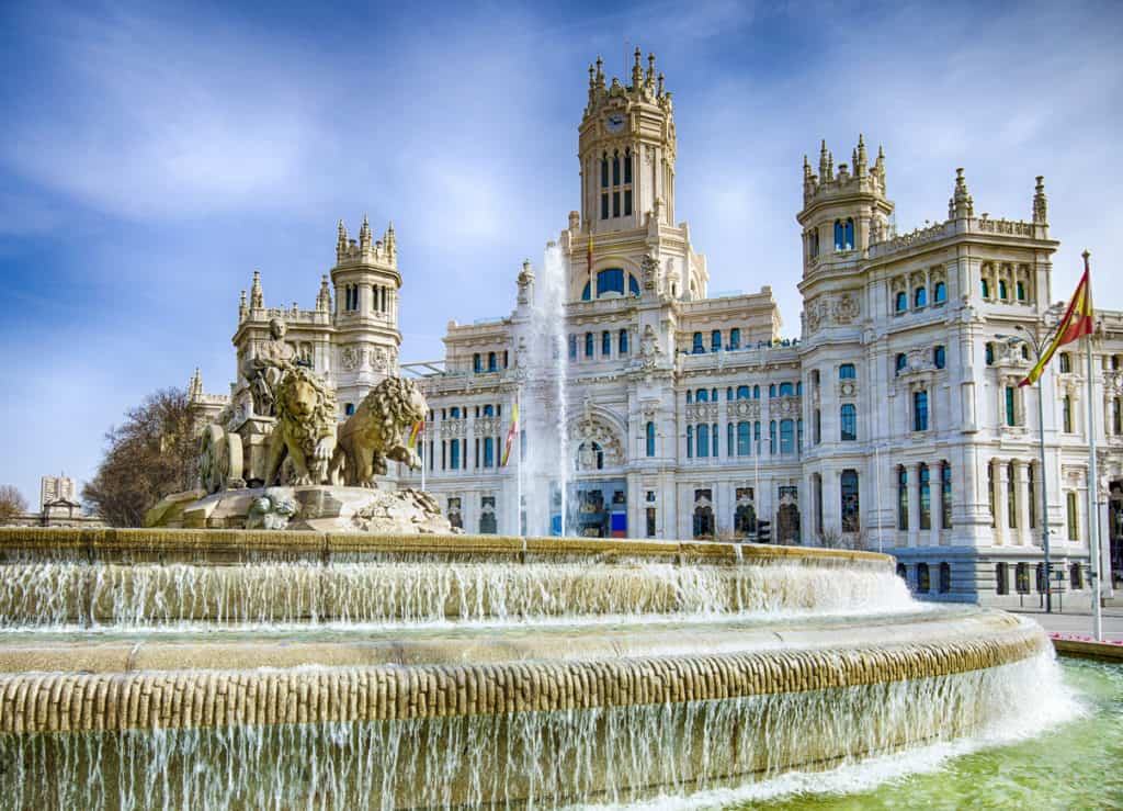 https://mdw-travel-data-us-east-1.s3.amazonaws.com/img/country/Spain/Madrid-Rio/img_02.jpg