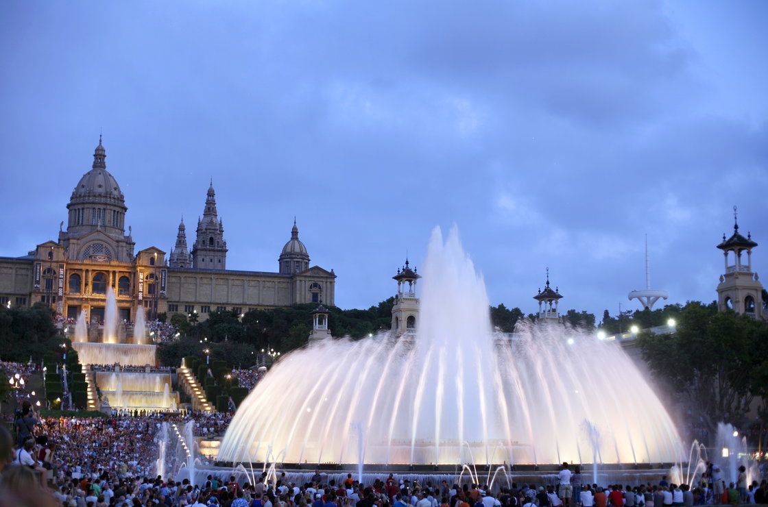 https://mdw-travel-data-us-east-1.s3.amazonaws.com/img/country/Spain/Magic-Fountain-of-Montjuic/img_01.jpg