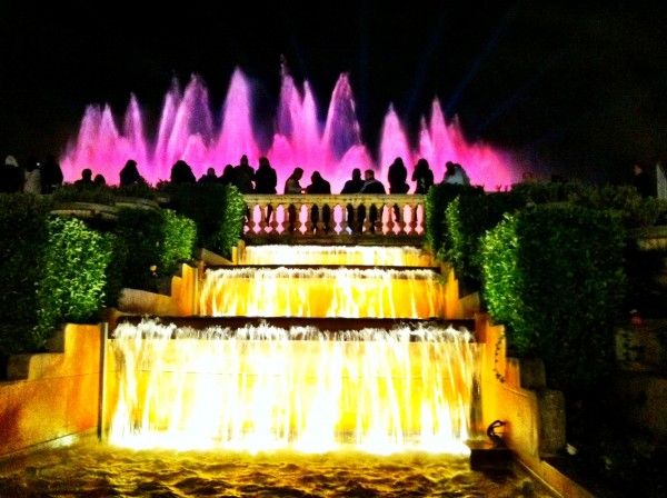 https://mdw-travel-data-us-east-1.s3.amazonaws.com/img/country/Spain/Magic-Fountain-of-Montjuic/img_03.jpg