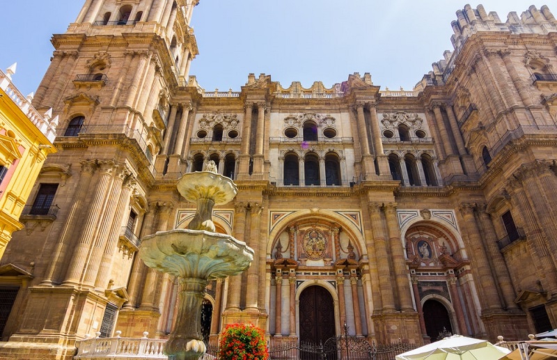 https://mdw-travel-data-us-east-1.s3.amazonaws.com/img/country/Spain/Malaga-Cathedral/img_04.jpg